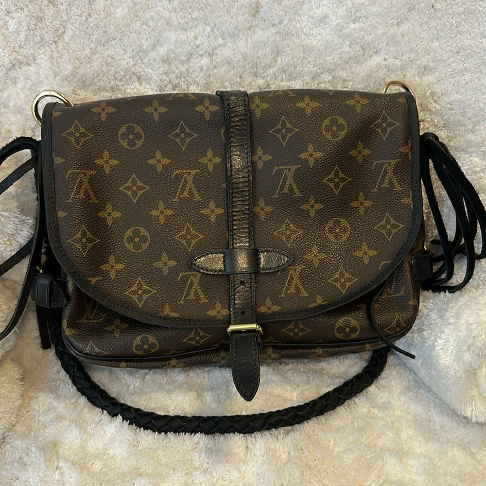 Authentic Louis Vuitton Monogram Saumur 30